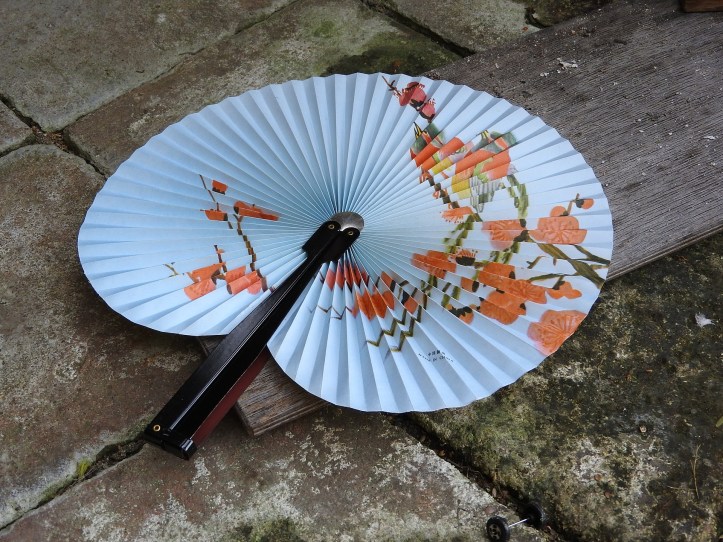 Asian-inspired fan by MAKY_OREL on Pixabay at https://pixabay.com/en/fan-detail-doplňky-china-876378/