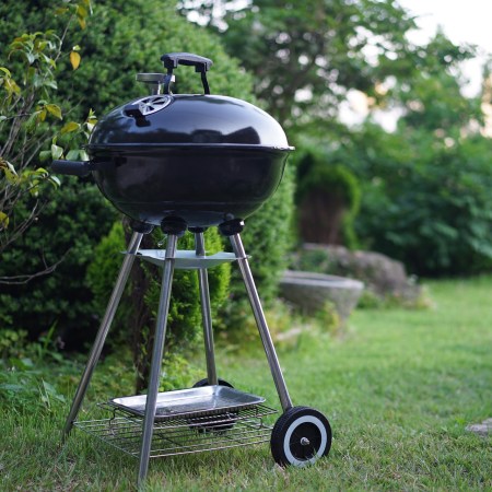 Weber grill by songsy on Pixabay at https://pixabay.com/en/barbecues-grill-grass-dinner-meat-1408806/
